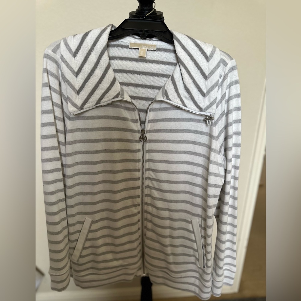 Michael Kors Active soft Jacket. All the way zip up. Size XL. White/gray. NWOT‎